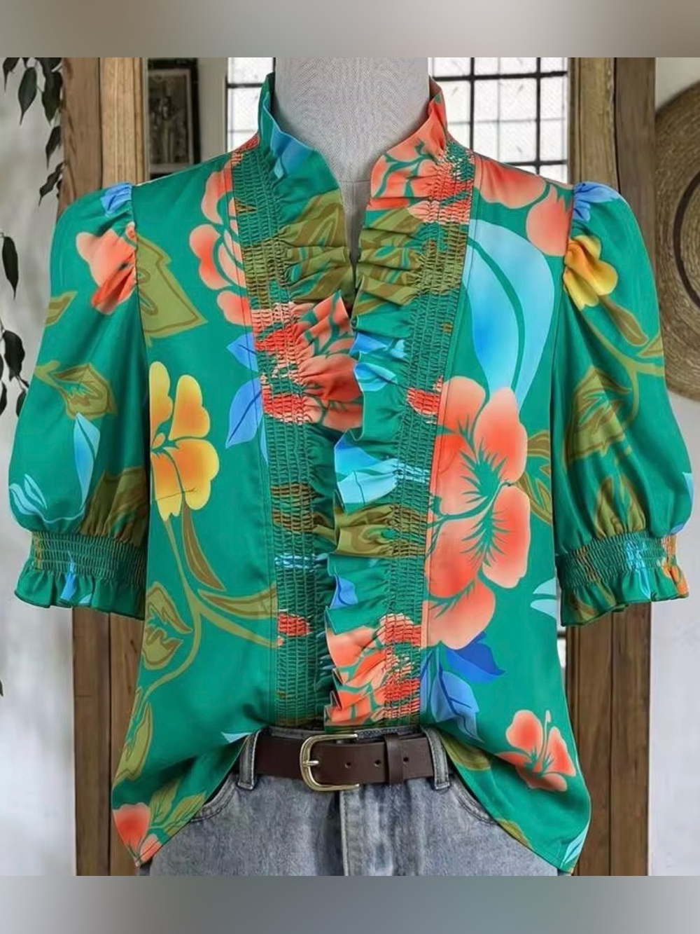 Women’s NWOT Tropical Print Puff Sleeve Blouse